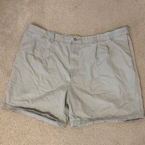 Harbor Bay Men's Light Gray/Tan Flat Front Shorts